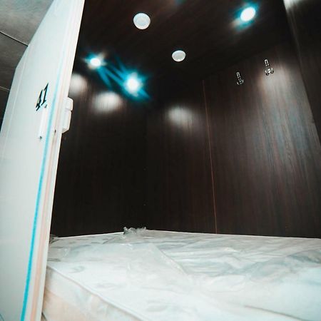 Capsule Hotel Technocave Бішкек Екстер'єр фото