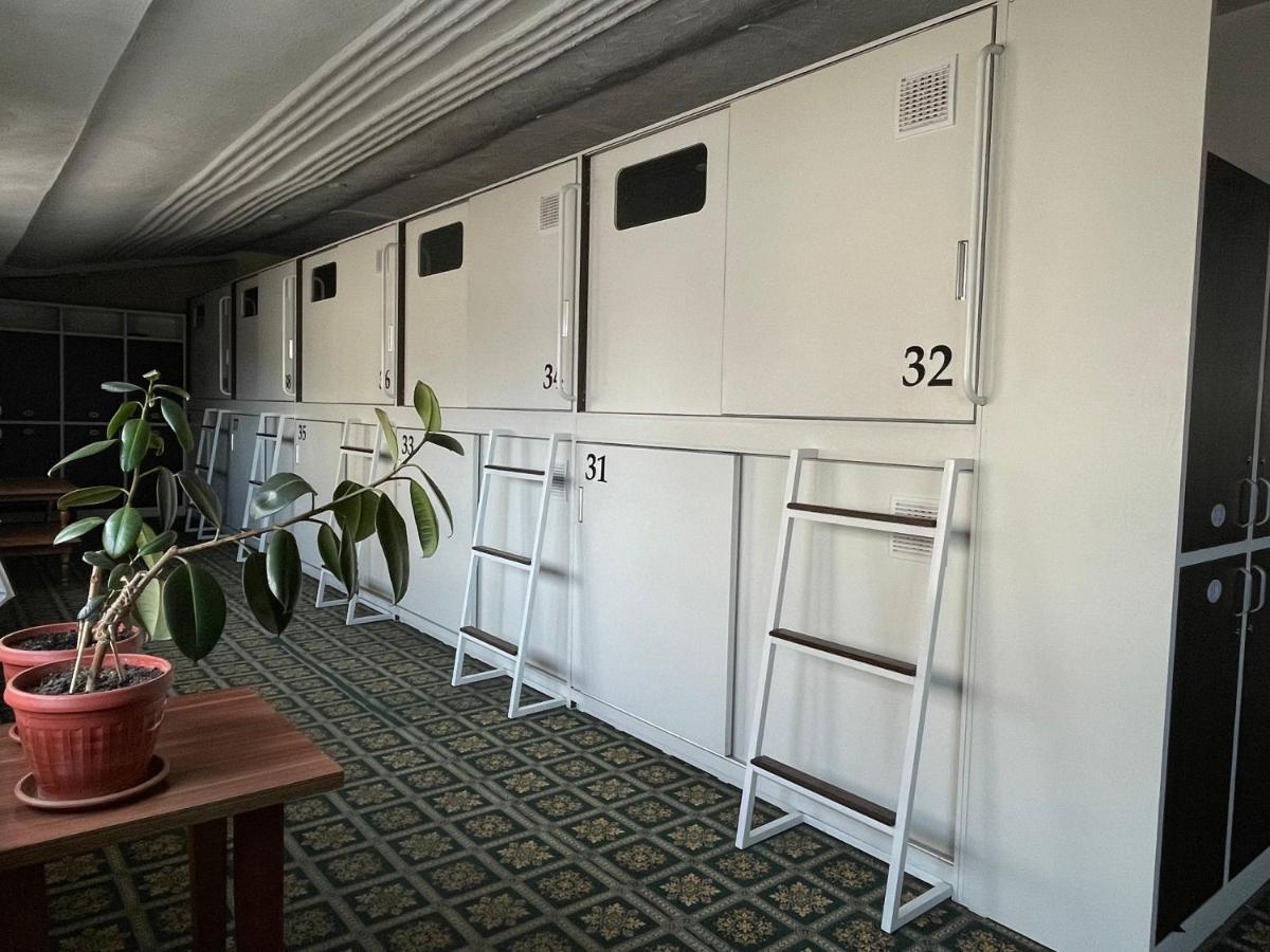 Capsule Hotel Technocave Бішкек Екстер'єр фото