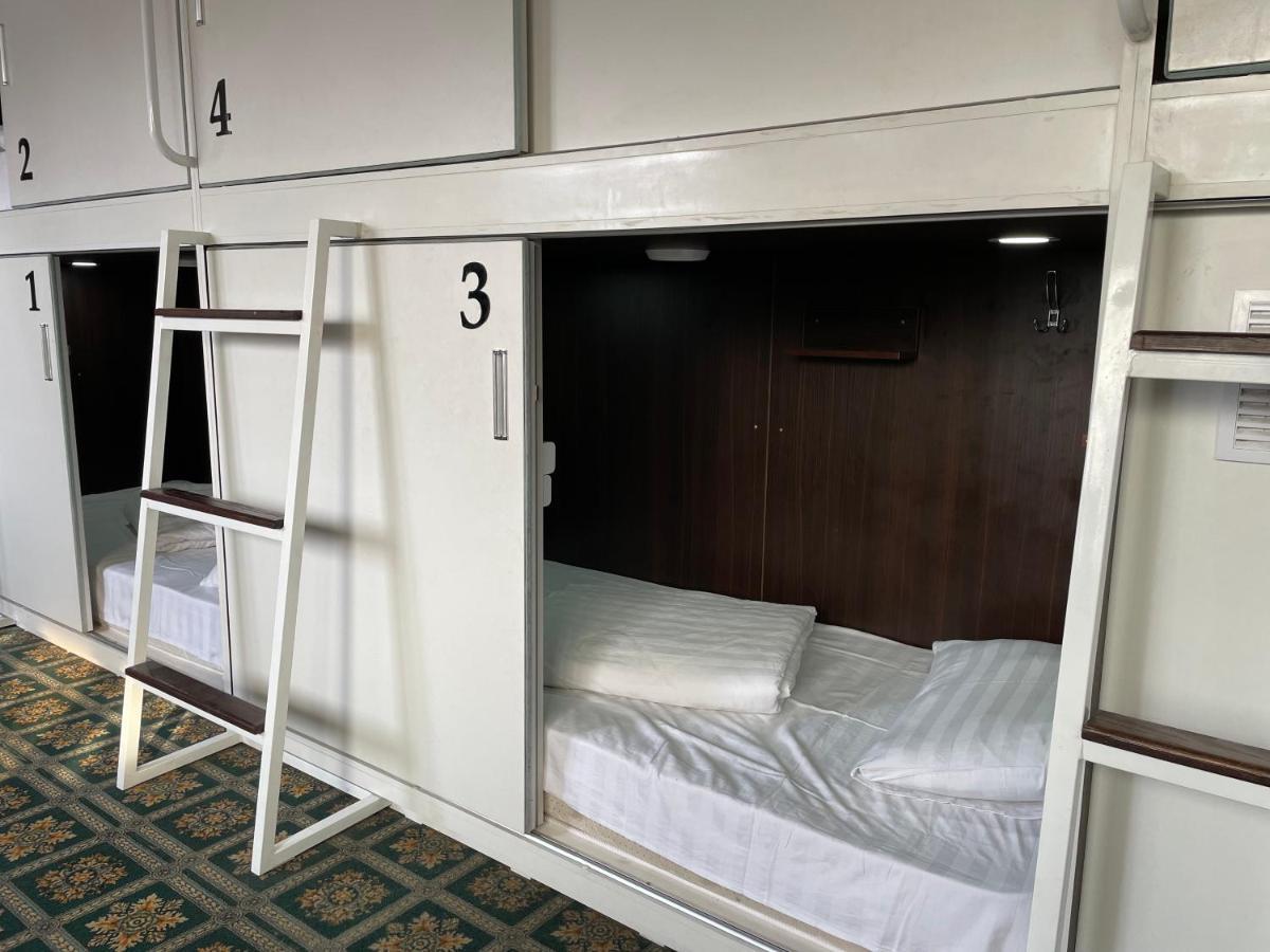 Capsule Hotel Technocave Бішкек Екстер'єр фото