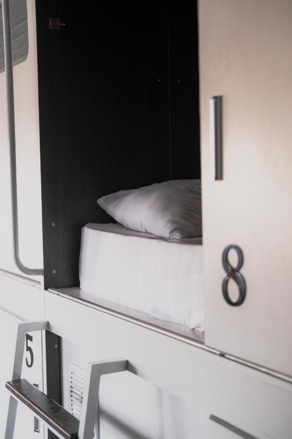 Capsule Hotel Technocave Бішкек Екстер'єр фото