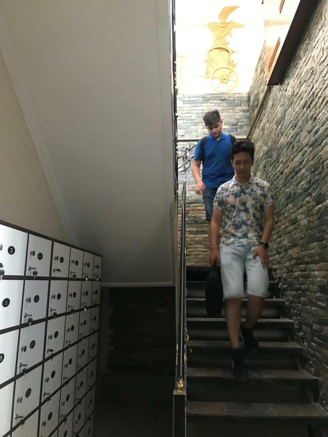 Capsule Hotel Technocave Бішкек Екстер'єр фото
