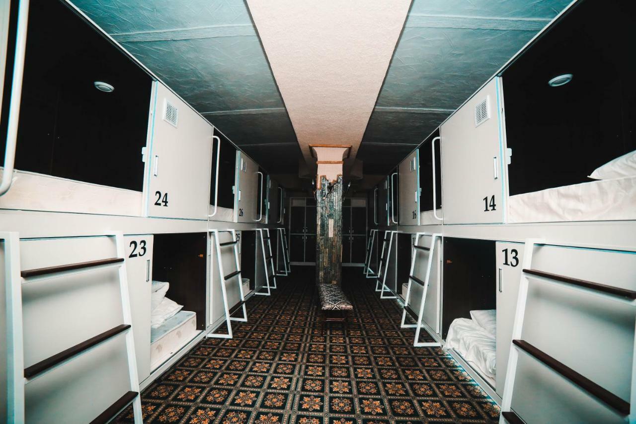 Capsule Hotel Technocave Бішкек Екстер'єр фото