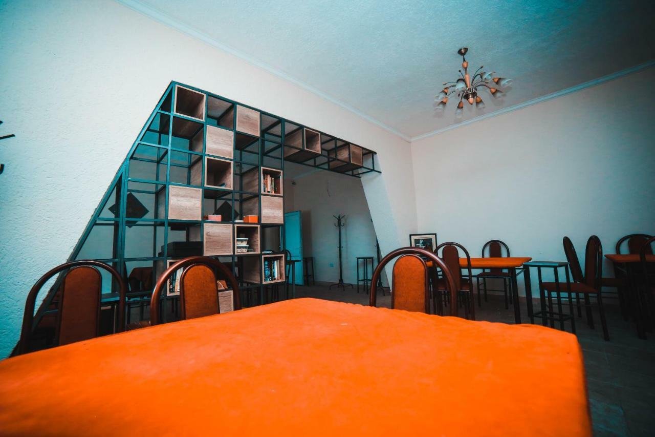 Capsule Hotel Technocave Бішкек Екстер'єр фото