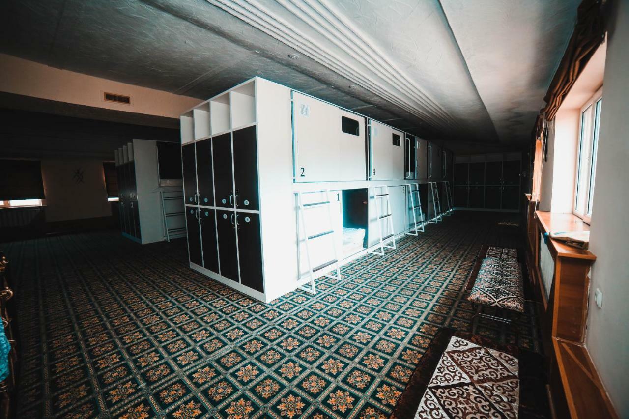 Capsule Hotel Technocave Бішкек Екстер'єр фото